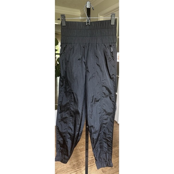 FP Movement The Way Home Joggers Black XS High Rise Nylon Track Pants NWT $60 - Picture 2 of 7
